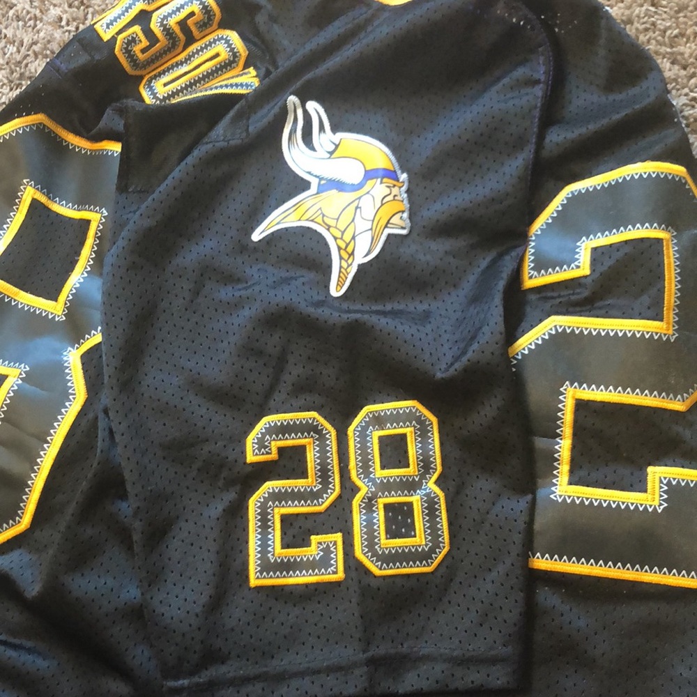 Minnesota Vikings A. Peterson Alt Season Jersey - Picture 4 of 5